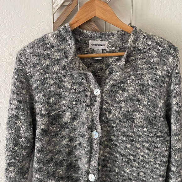 Alfred Dunner vintage mohair wool blend seashell button cardigan - Picture 2 of 8